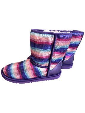 UGG Classic II Rainbow NWOT Sz‎ 6